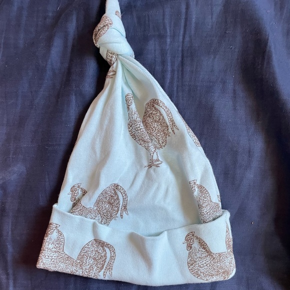 KQ 🐔 HAT - Picture 1 of 4